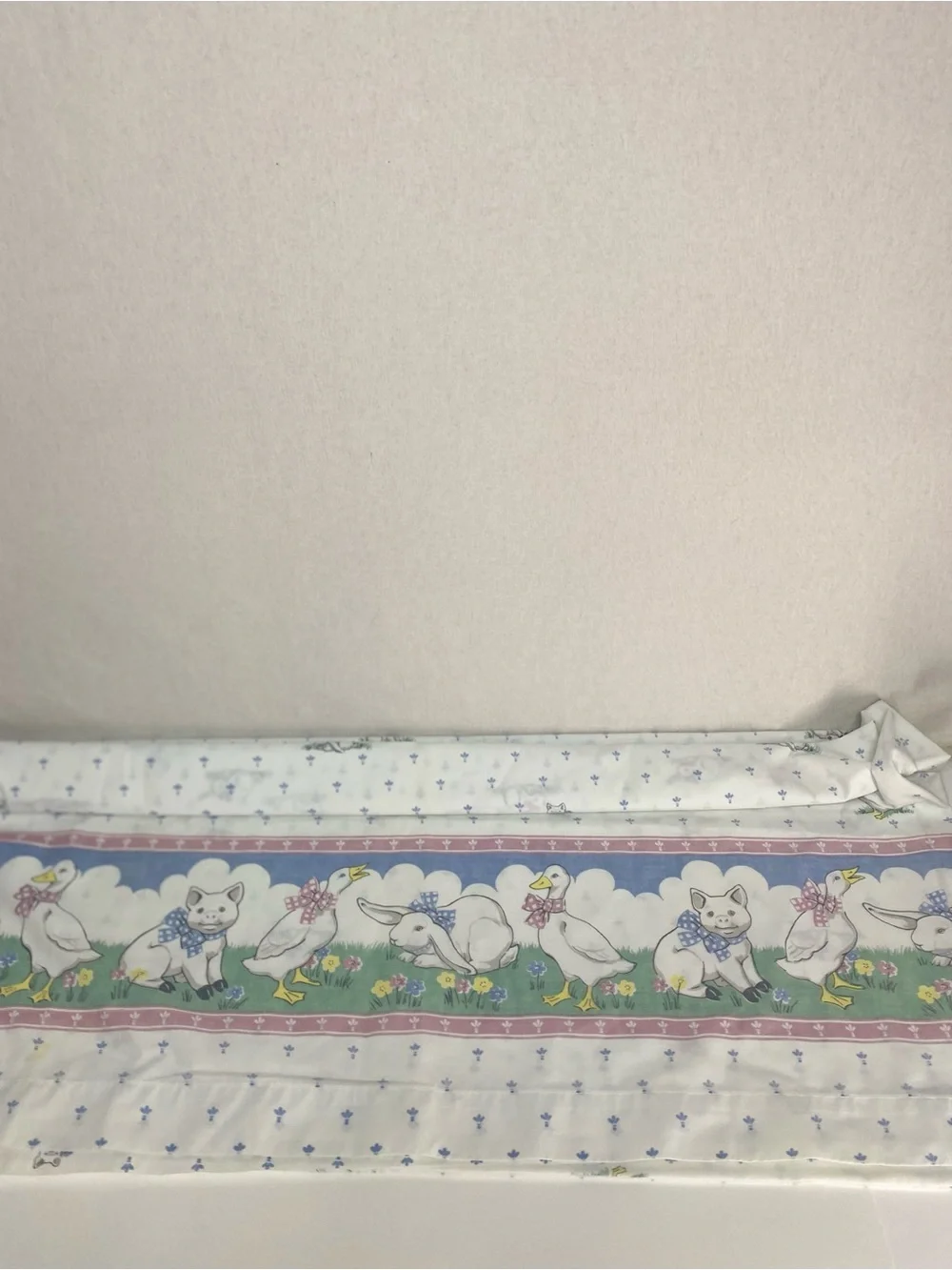 Fieldcrest Full Size Flat Sheet Vintage Tres Jolie Pattern Duck Pig Rabbit Retro